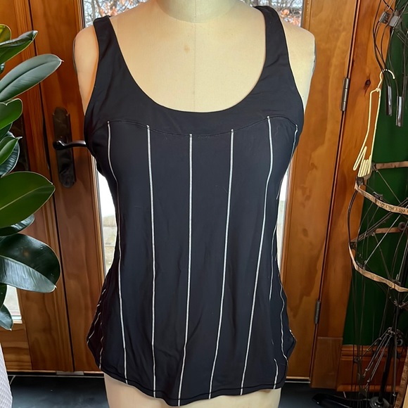 Lululemon super soft tank. Vertical grey flattering stripes. Size 10/12 - Picture 1 of 7